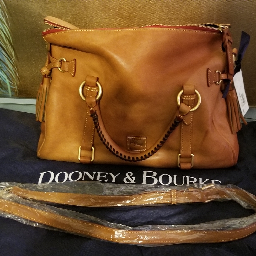 Dooney&Bourke Satchel/Tote Large Size🎉🎉